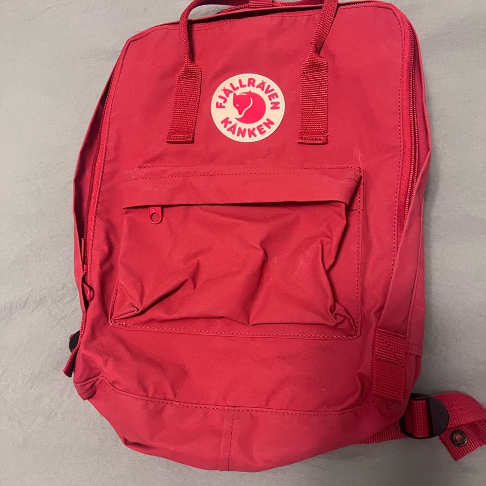 Fjallraven Kånken Deep Red Backpack